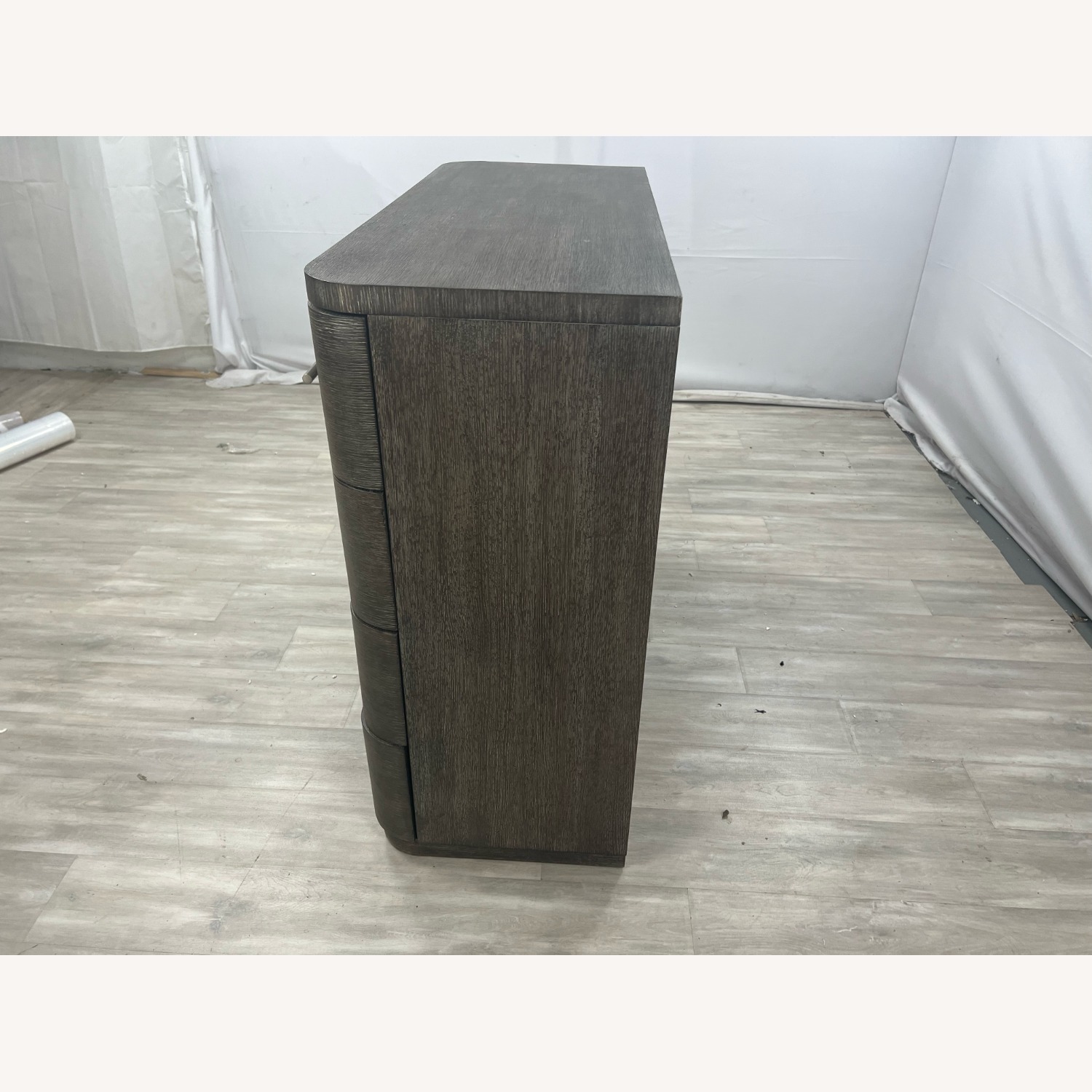 Hooker Furniture Modern Mood Bachelors Chest - image-4