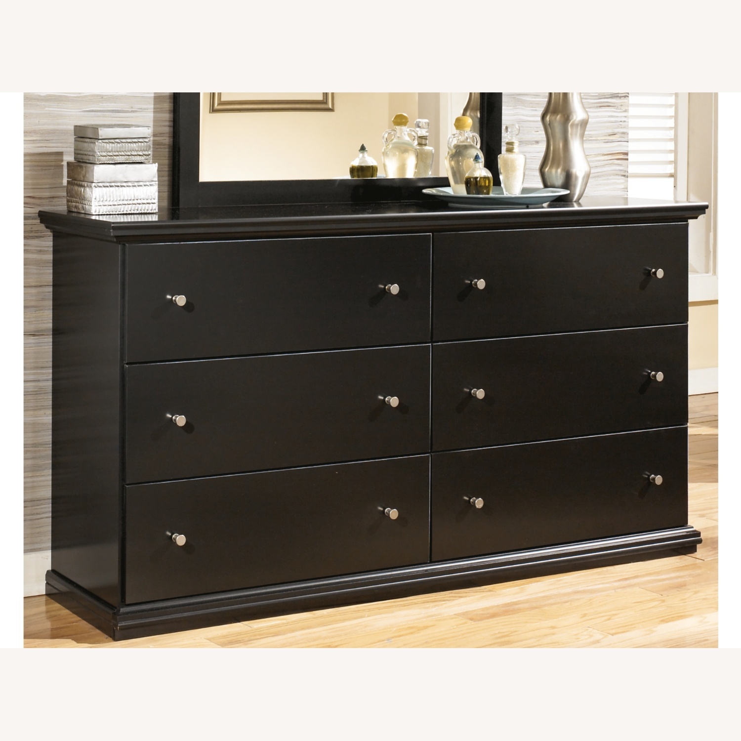 Ashley Furniture Maribel 6 Drawer Dresser - image-4