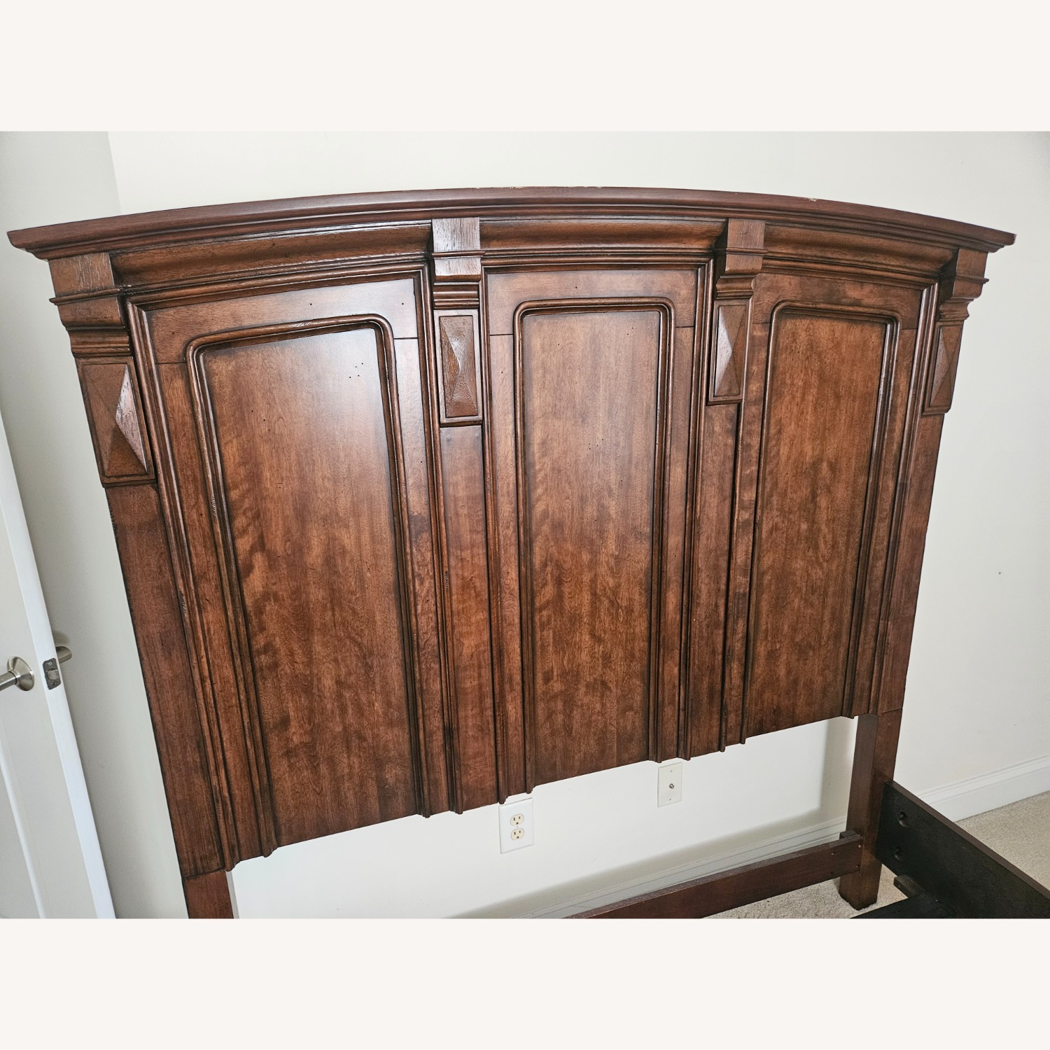 Legacy Classic Furniture Dark Brown Queen Bed - image-7