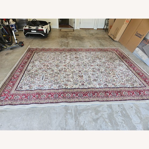 Used Oriental Weavers Mahal Fabric Area Rug 8' x 10' for sale on AptDeco