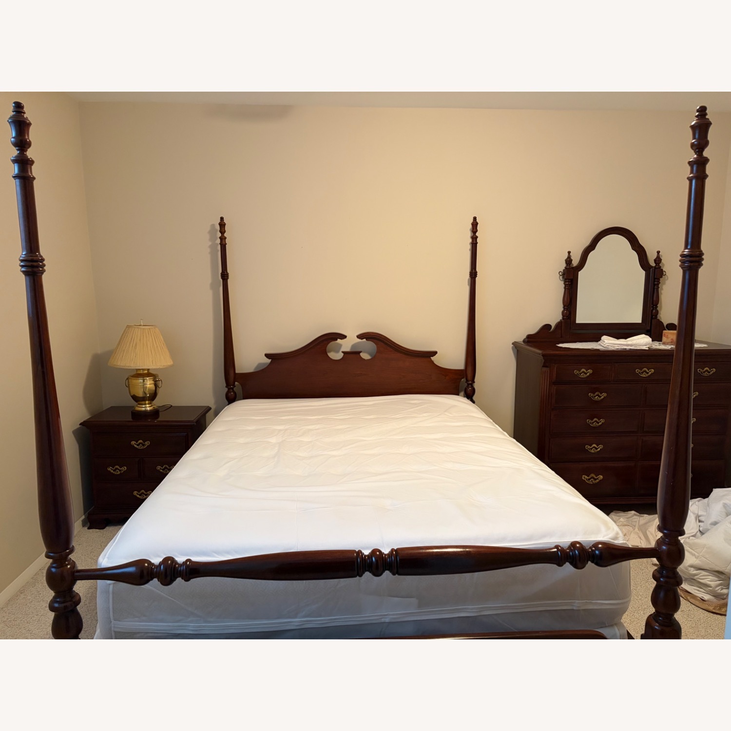 Thomasville Poster Bed  - image-4