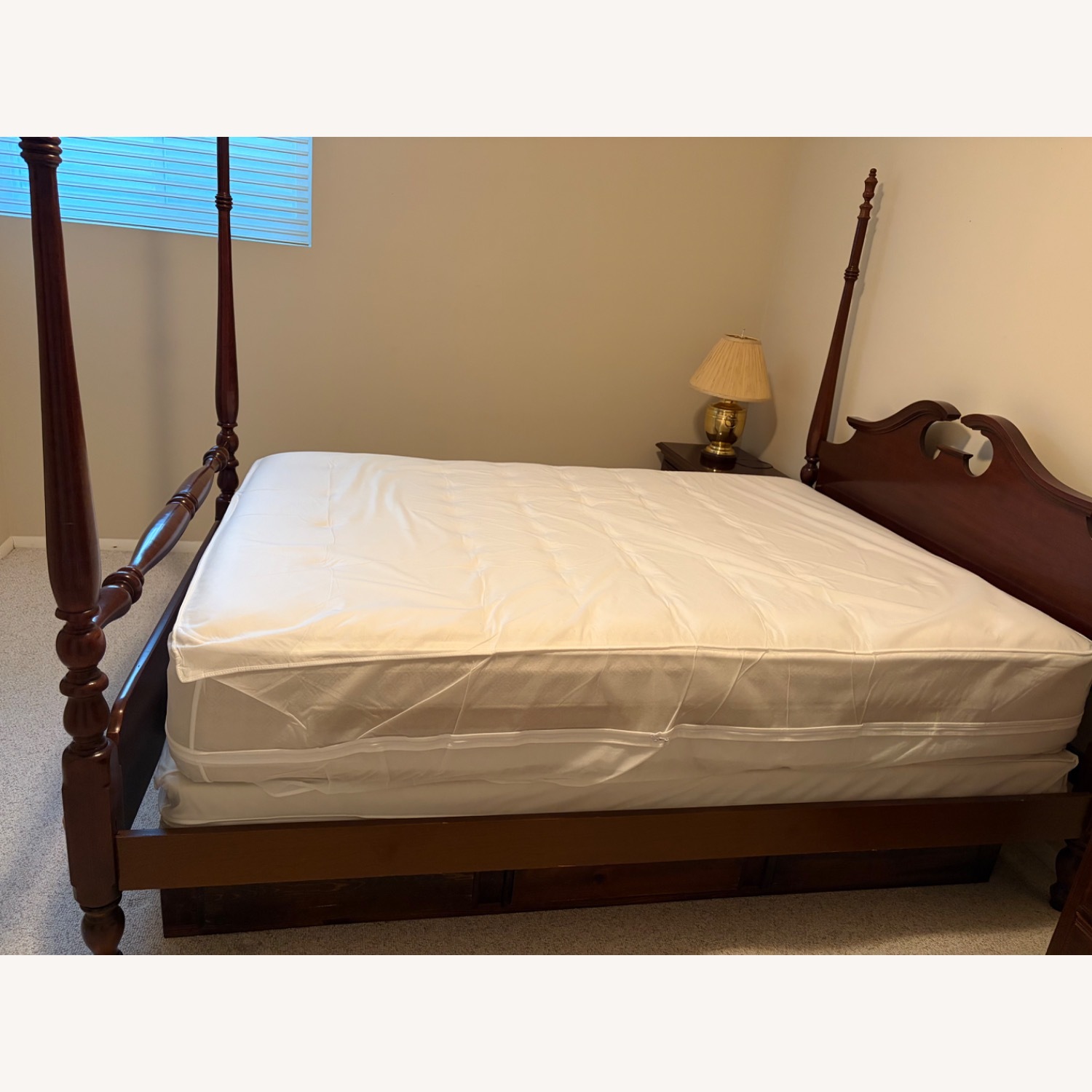 Thomasville Poster Bed  - image-3