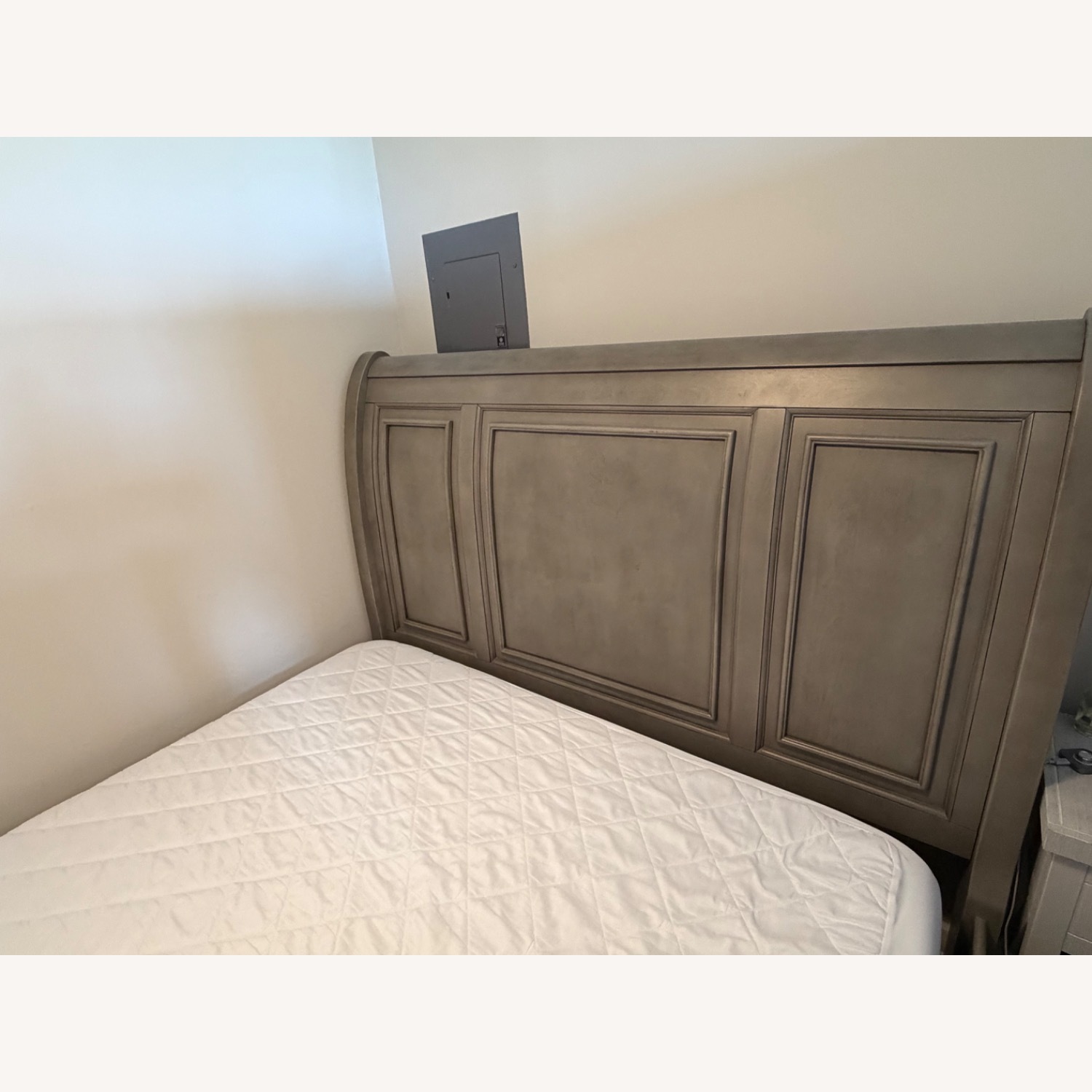 Ashley Furniture Dark Gray Wood Queen Bed - image-5