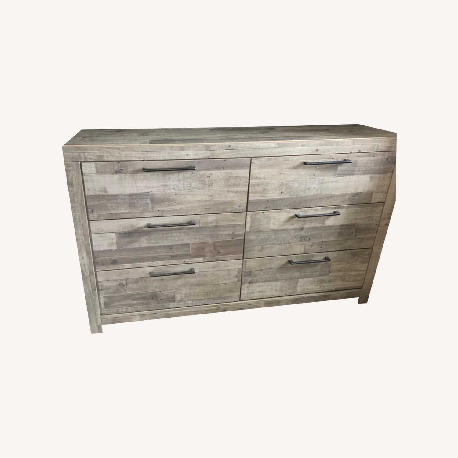 Ashley Furniture Effie 6 Drawer Dresser - image-4