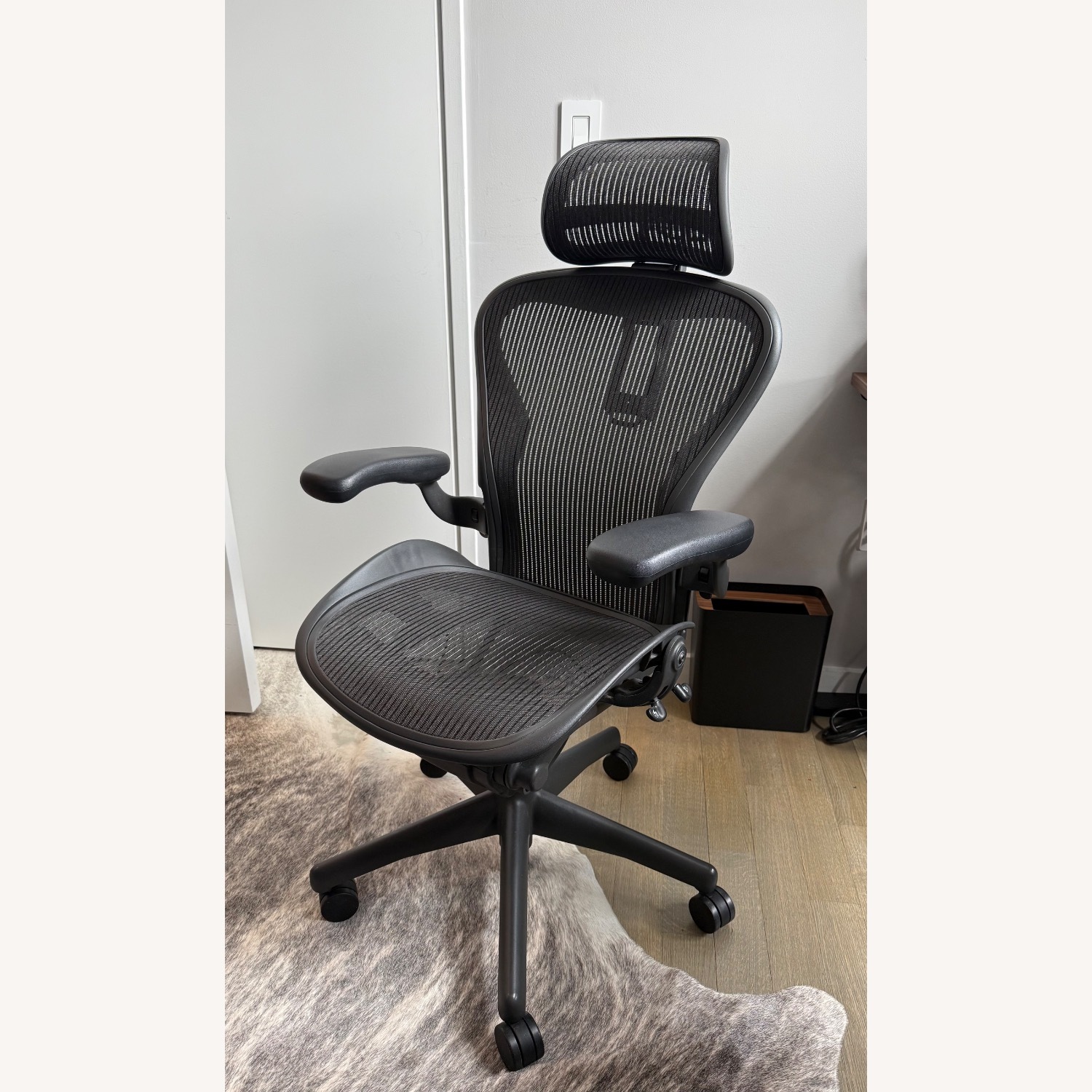 Herman Miller Aeron Chair with Headrest  - image-1