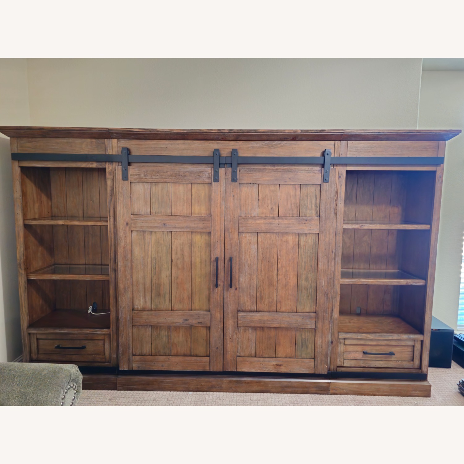 Hunts Point Collection Media Center - image-3