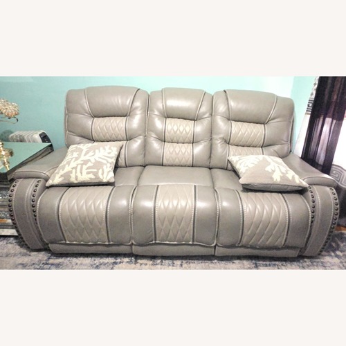 Used Bob's Discount Furniture 3+ Seater Sofas for sale on AptDeco