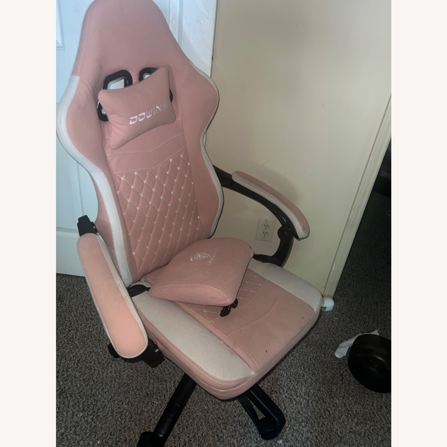 Amazon Dowinx Gaming Chair  - image-1