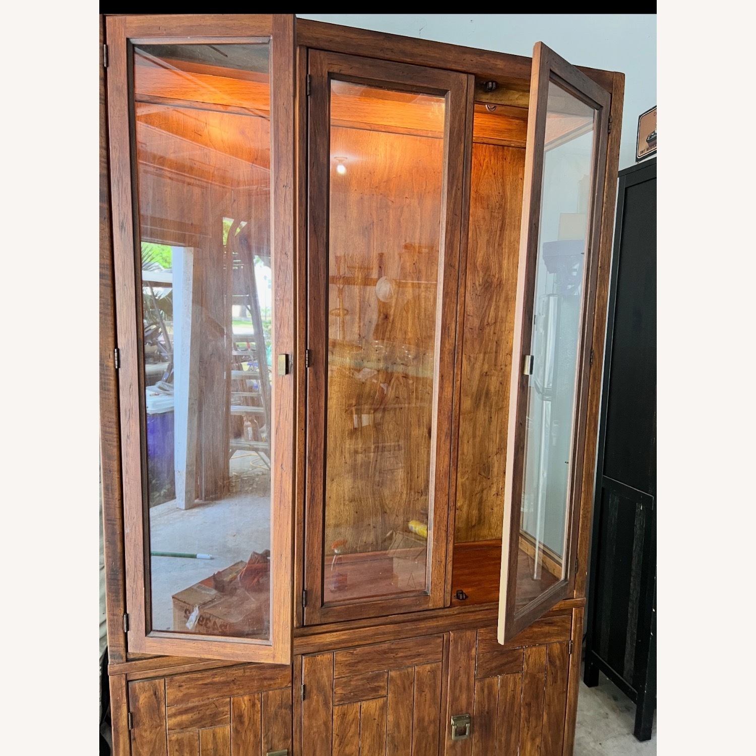 Drexel Heritage Collection China Cabinet - image-2