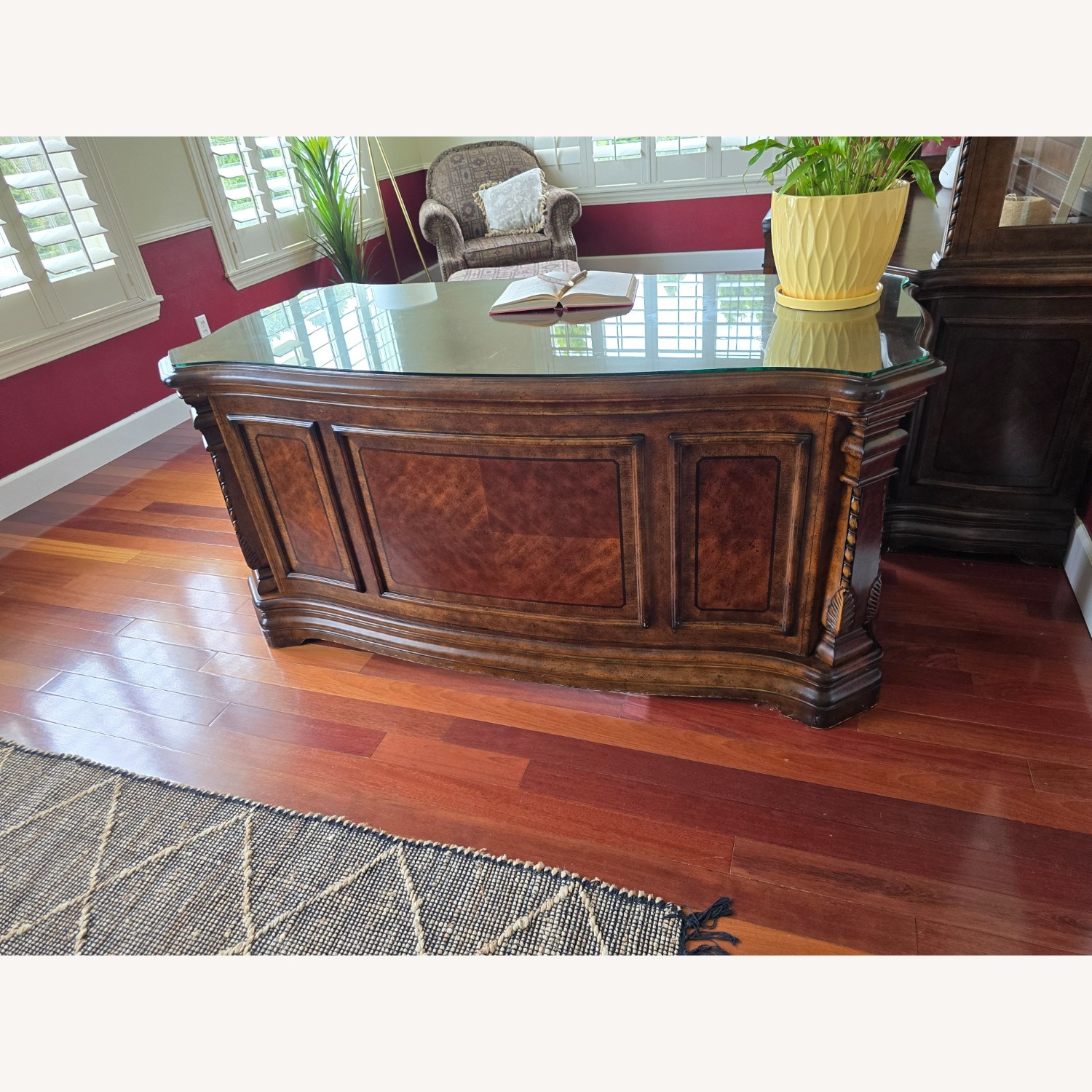 Richmond Hill Morgan Executive Desk - image-3