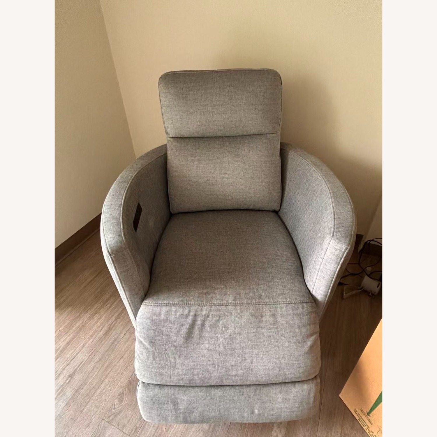Electric recliner  - image-1