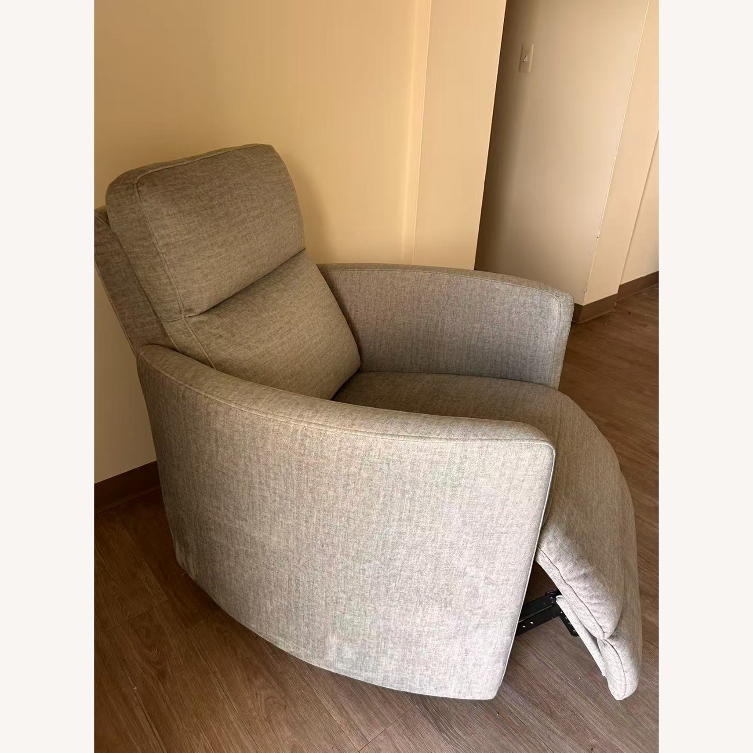 Electric recliner  - image-3