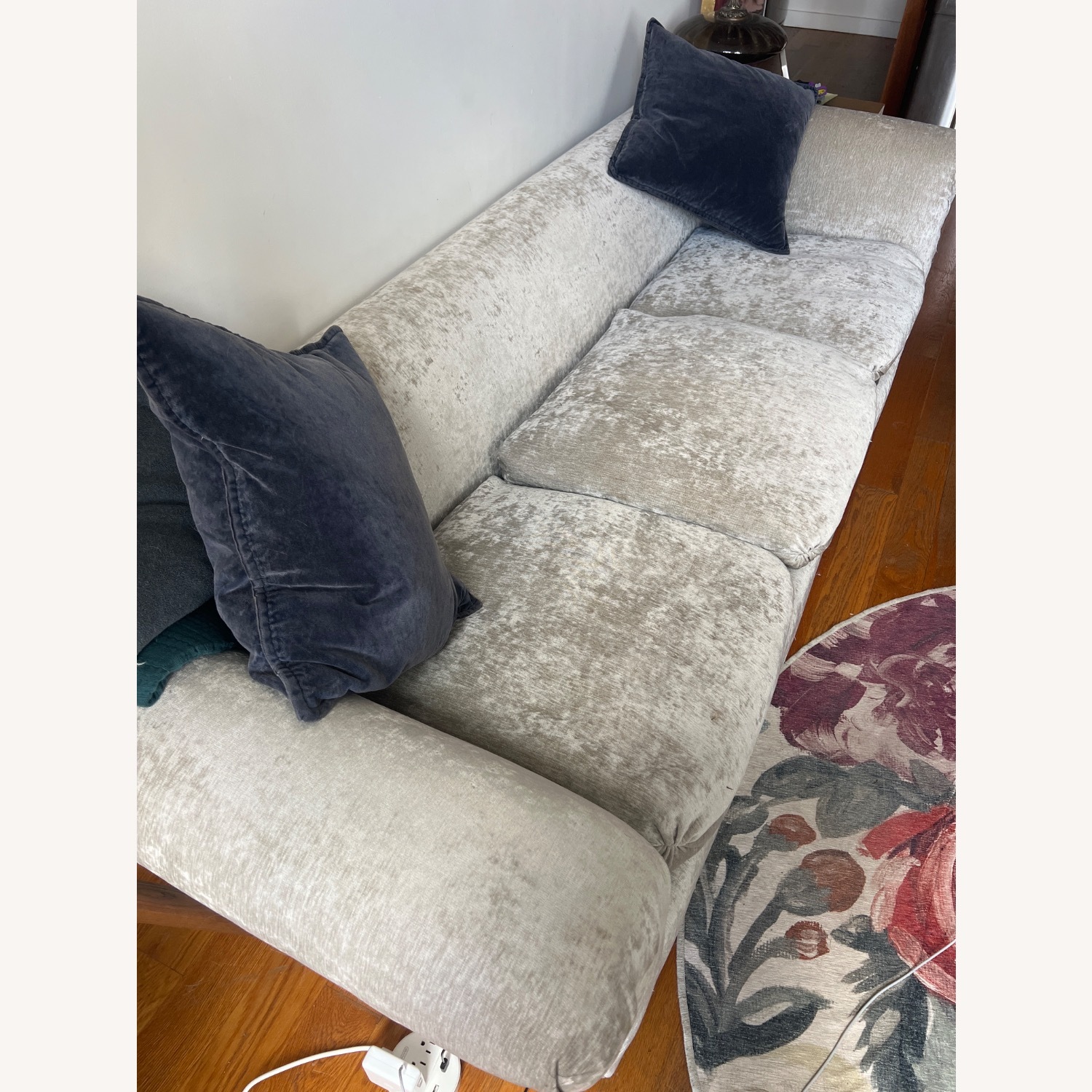 Vintage/Antique Silver 3+ Seater Sofa - image-5