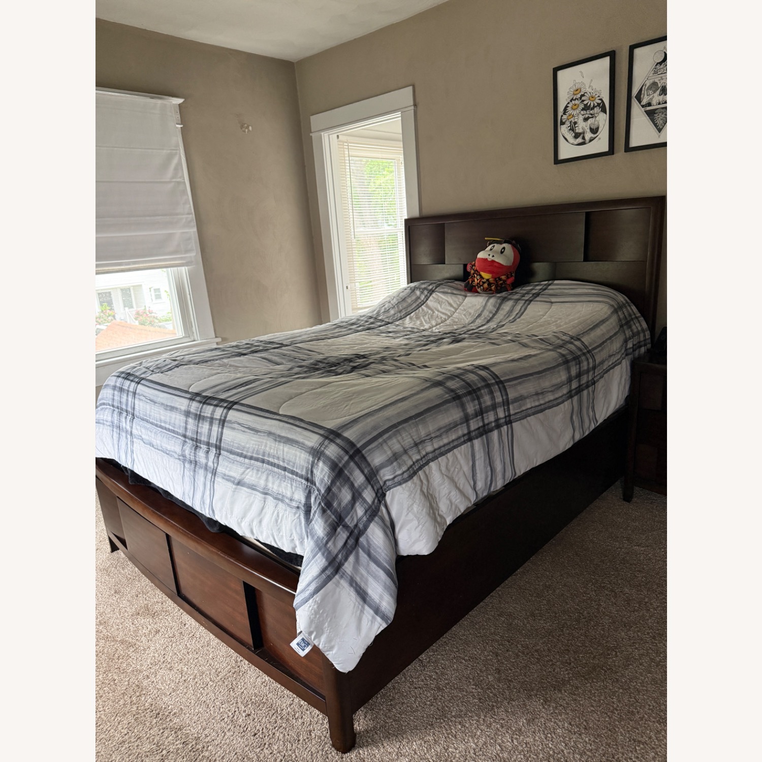 Rooms To Go Dark Brown Wood Queen Bed - image-2