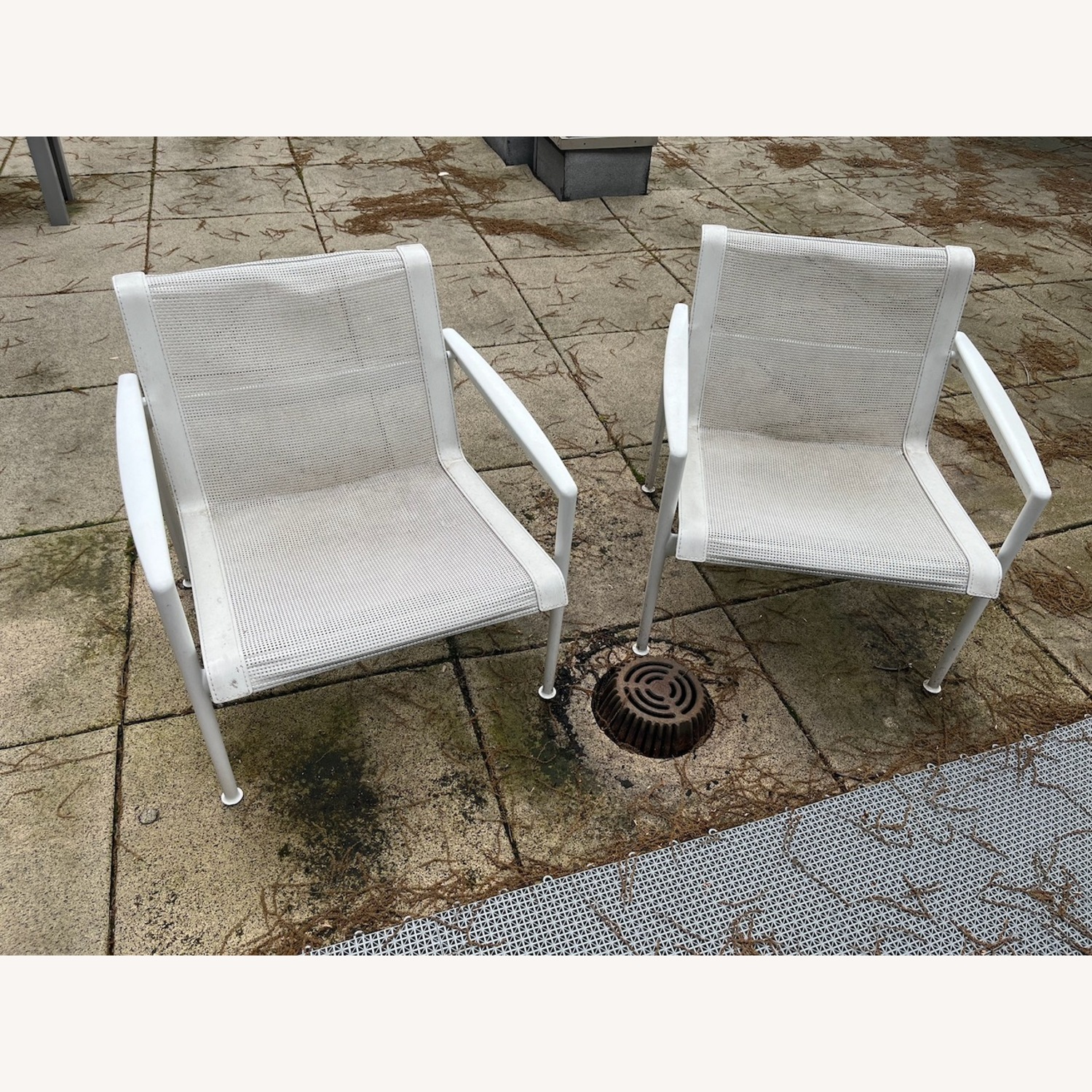 Knoll White Aluminum Patio Furniture - image-2