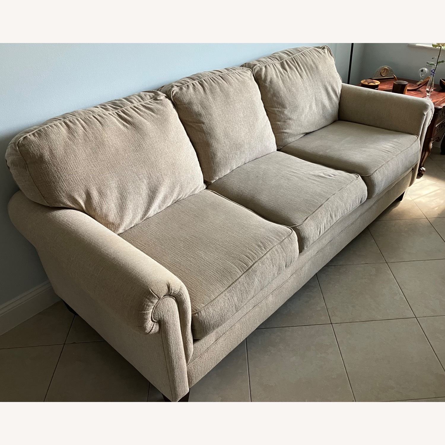 Rooms To Go  Light Gray 3+ Seater Sofa - image-2