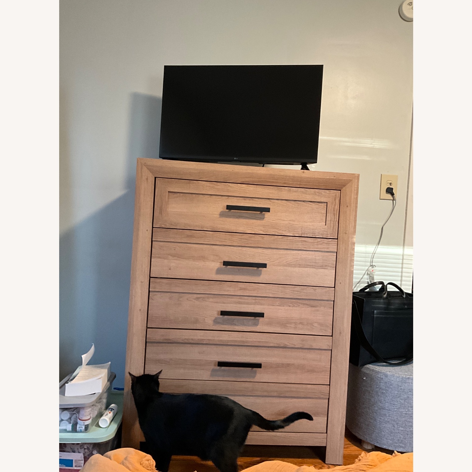 Bob’s Discount Dresser - image-5