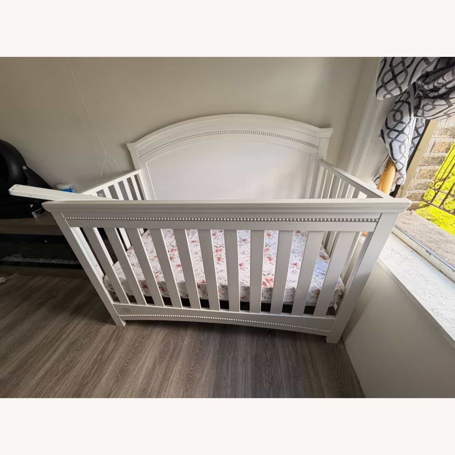 Simmons Kids SlumberTime Emma Baby Crib  - image-4