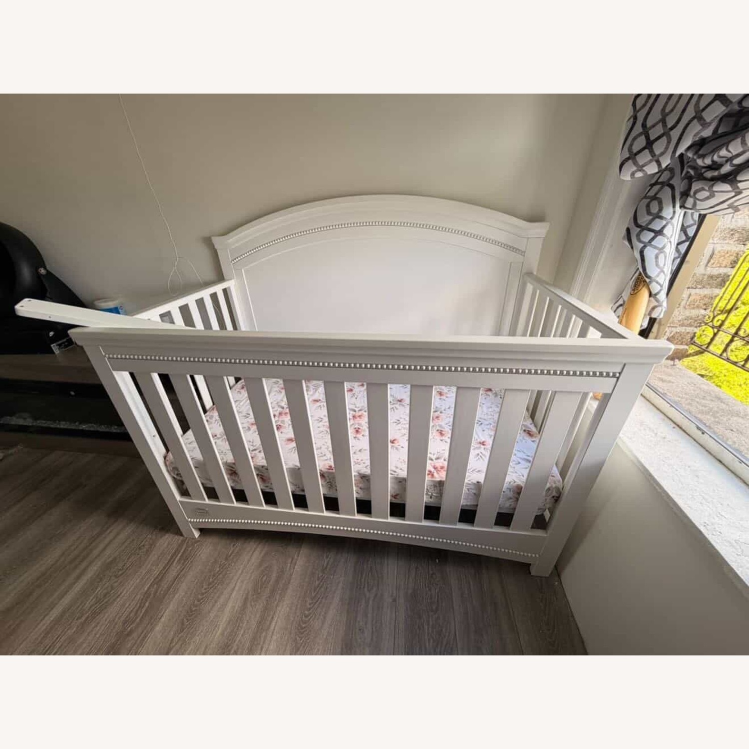 Simmons Kids SlumberTime Emma Baby Crib  - image-2