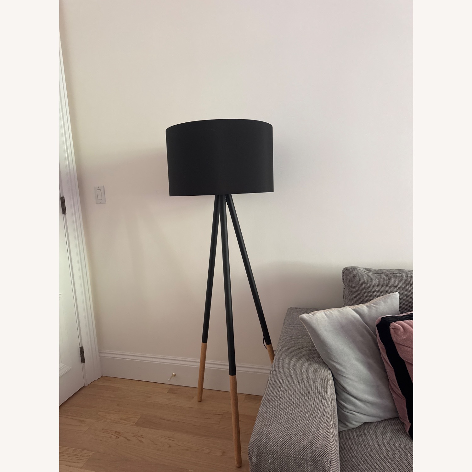 Black Wood Floor Lamp - image-3