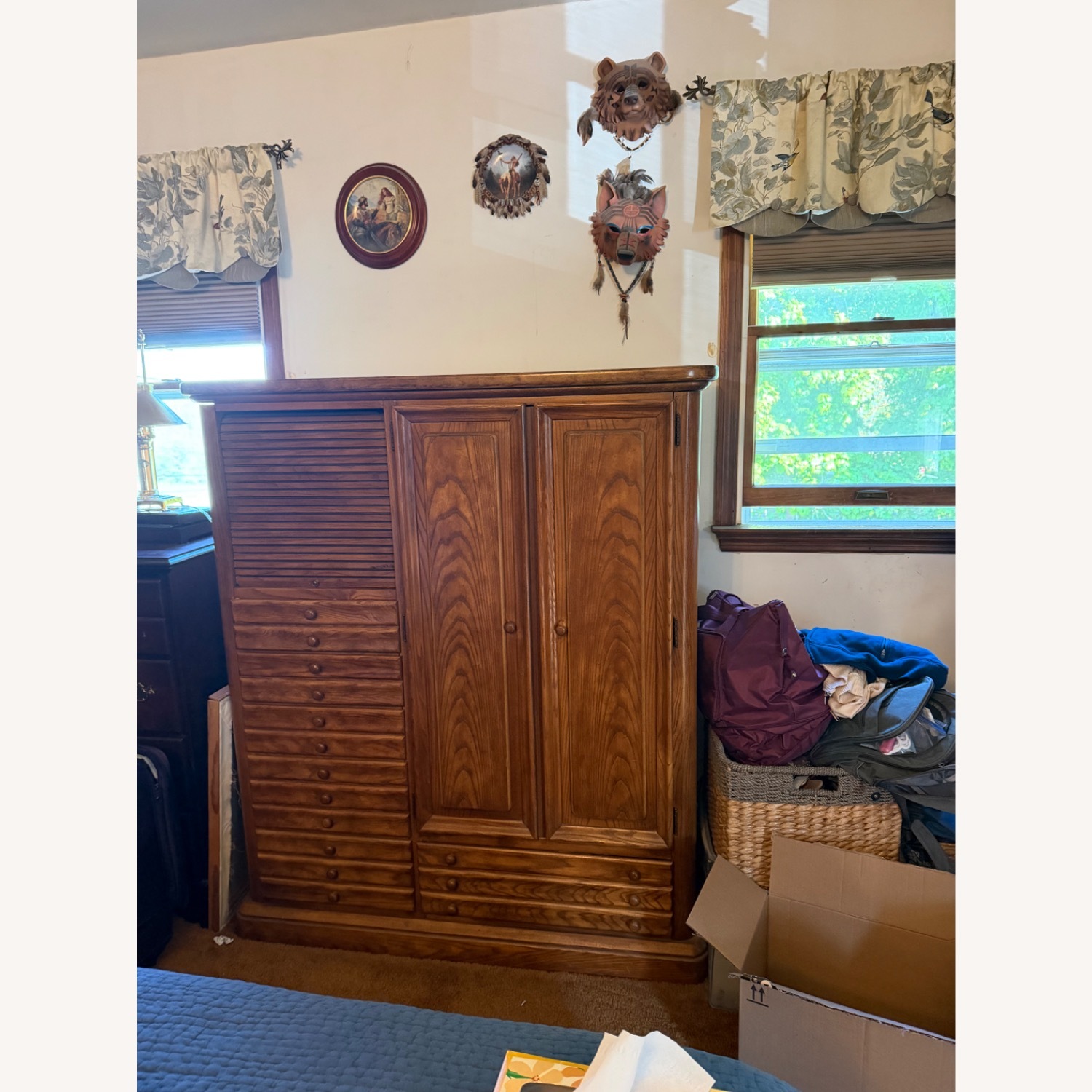 Vintage Stanley Amoire Oak - image-1