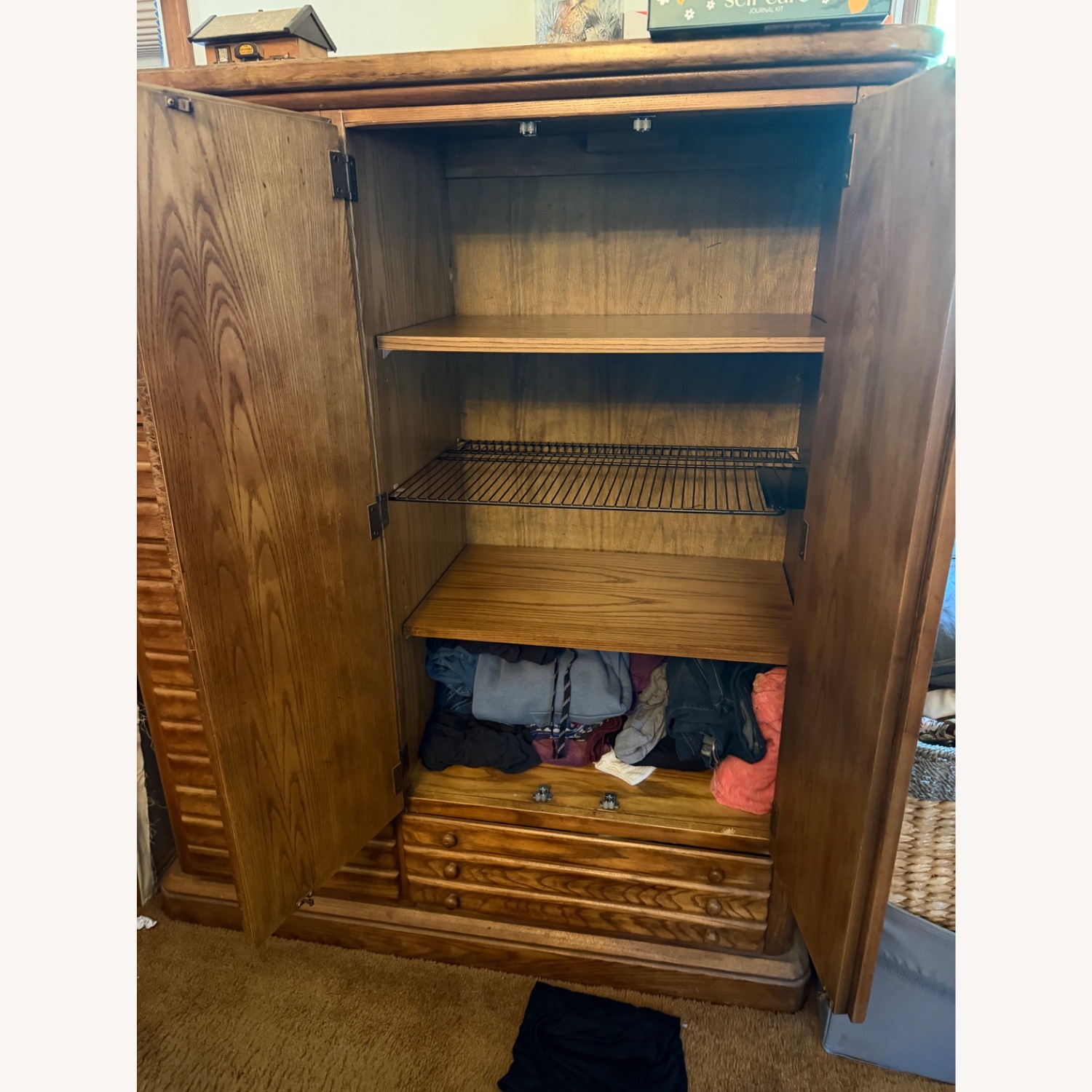 Vintage Stanley Amoire Oak - image-3