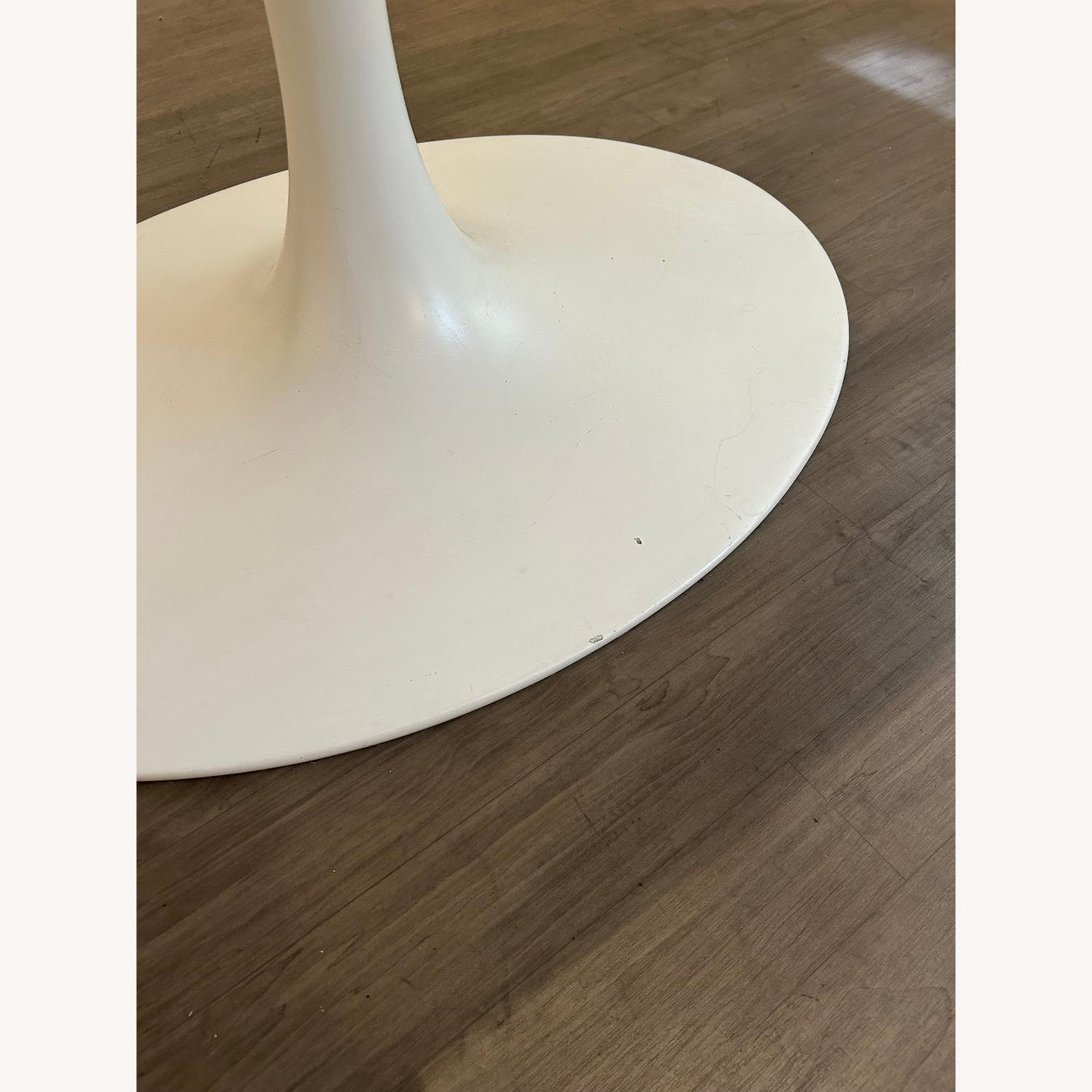 White Oval Dining Table Saarinen Style - image-2