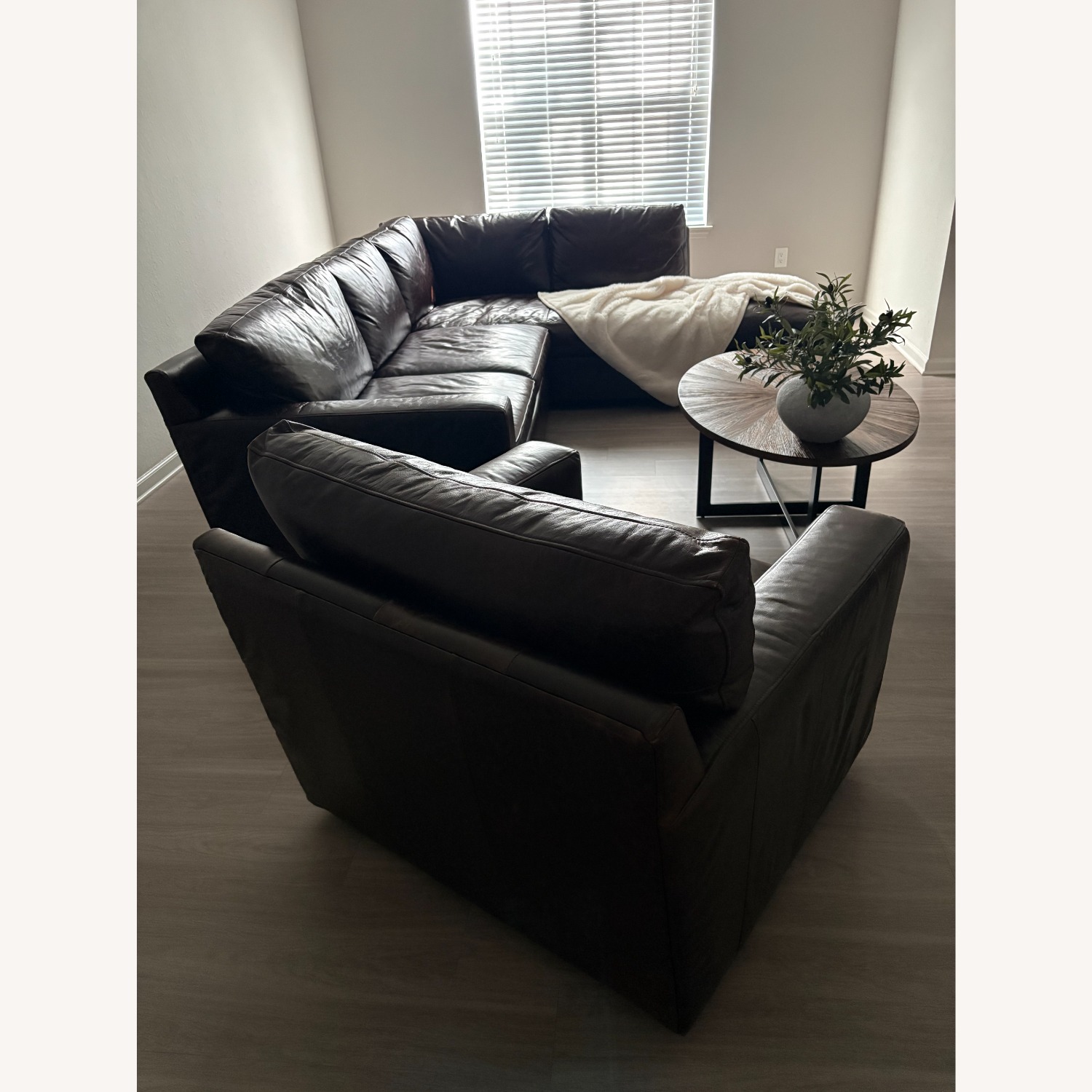 Genuine leather L-shape Sofa - image-3