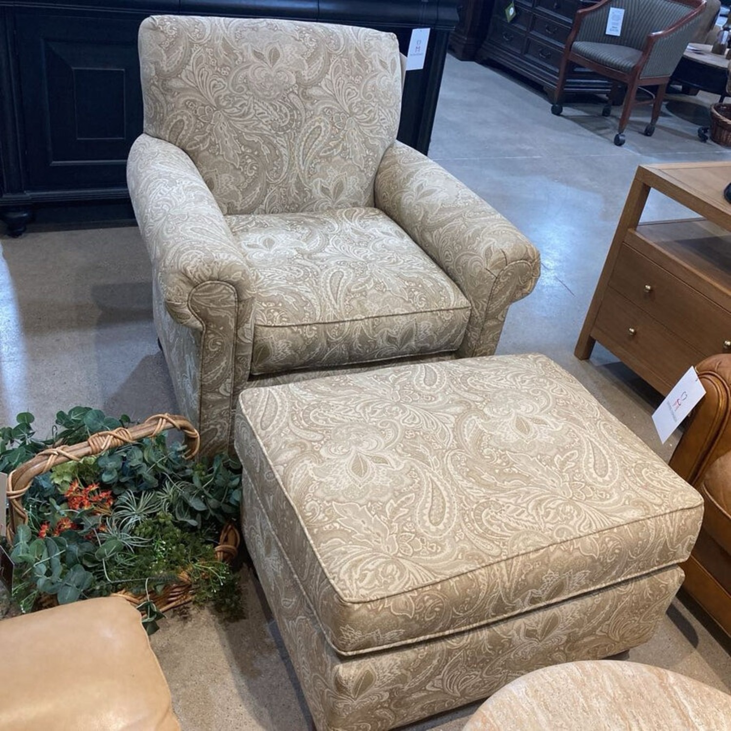 Traditional Upholstered Roll-Arm Accent Chair - image-2