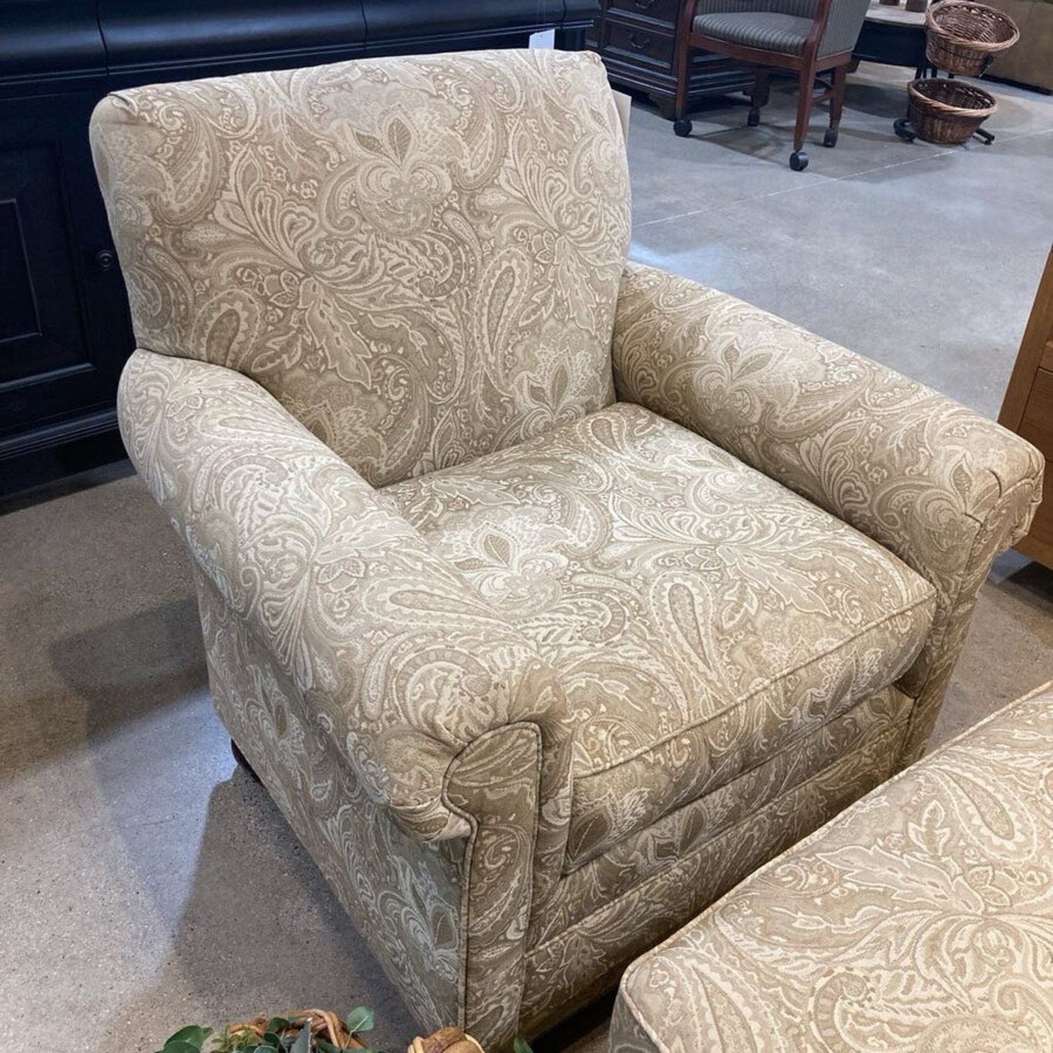 Traditional Upholstered Roll-Arm Accent Chair - image-3