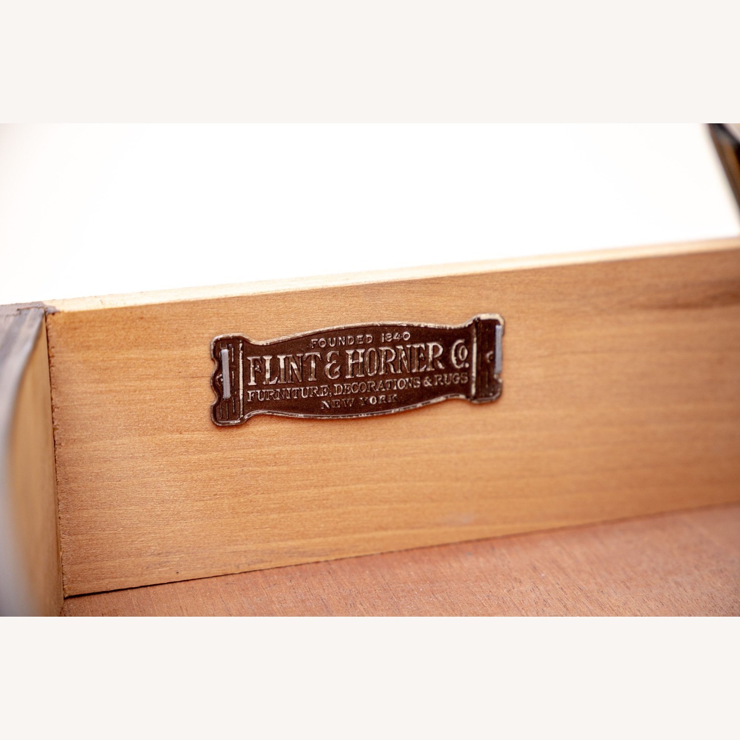 Federal Mahogany Pembroke Drop Leaf Table  - image-5