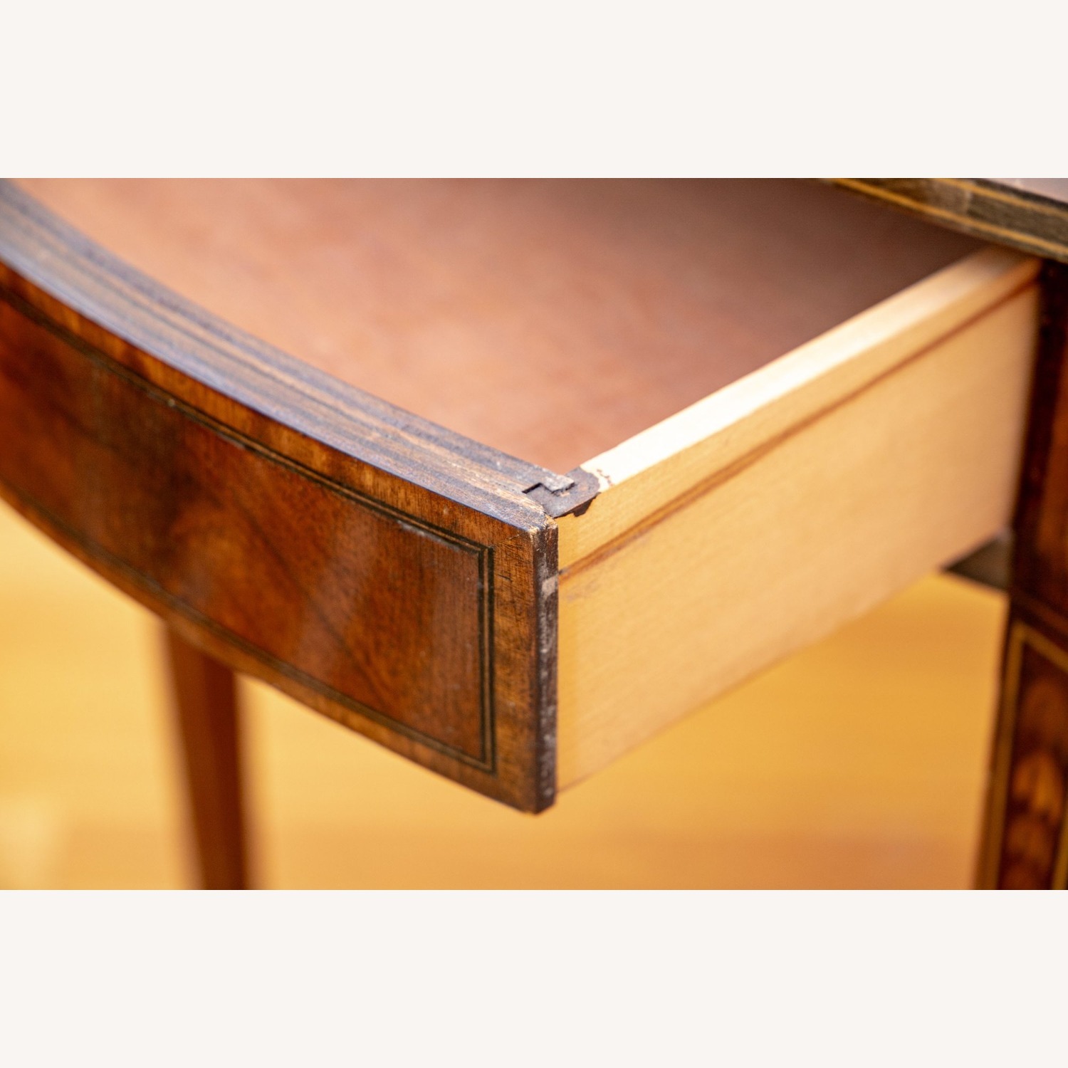 Federal Mahogany Pembroke Drop Leaf Table  - image-4