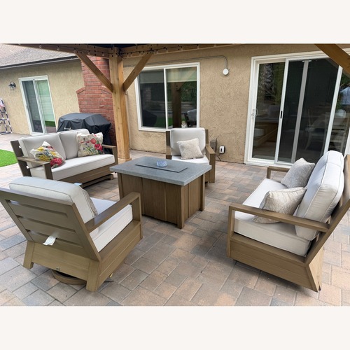 Used Agio Valmar 5-piece Outdoor Patio Furniture Set for sale on AptDeco