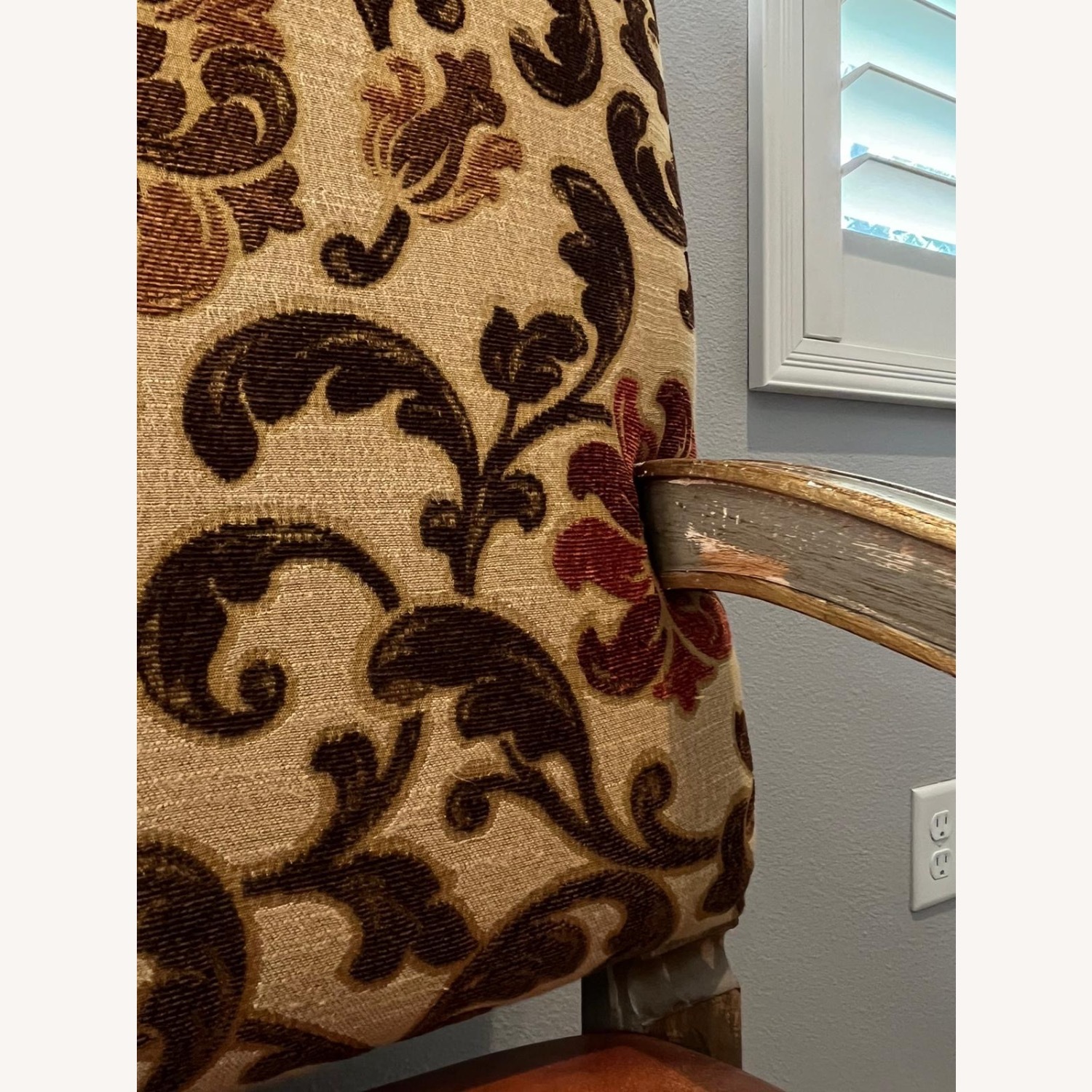 Ethan Allen 2 Seater Sofa - image-8