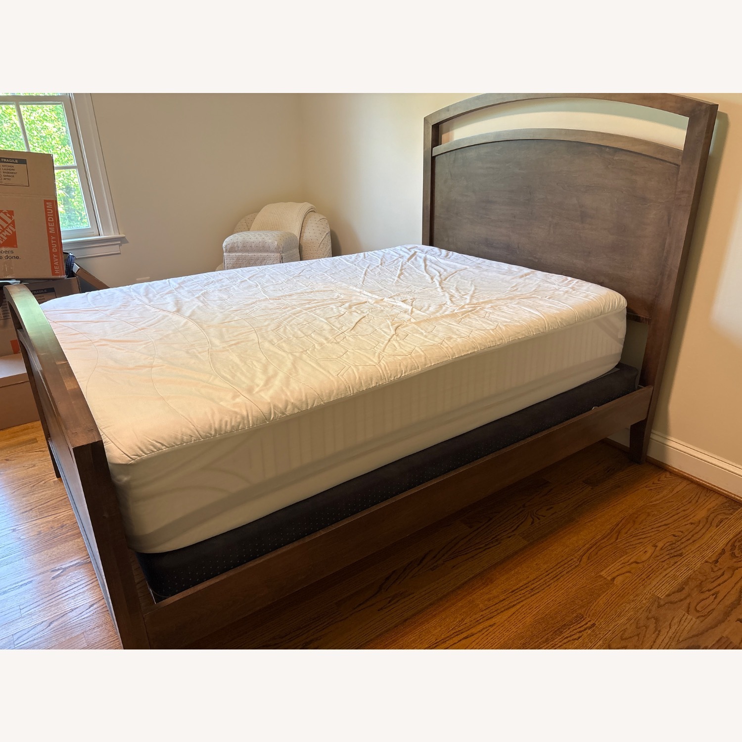 Daniel’s Amish Nouveau Bed - image-2