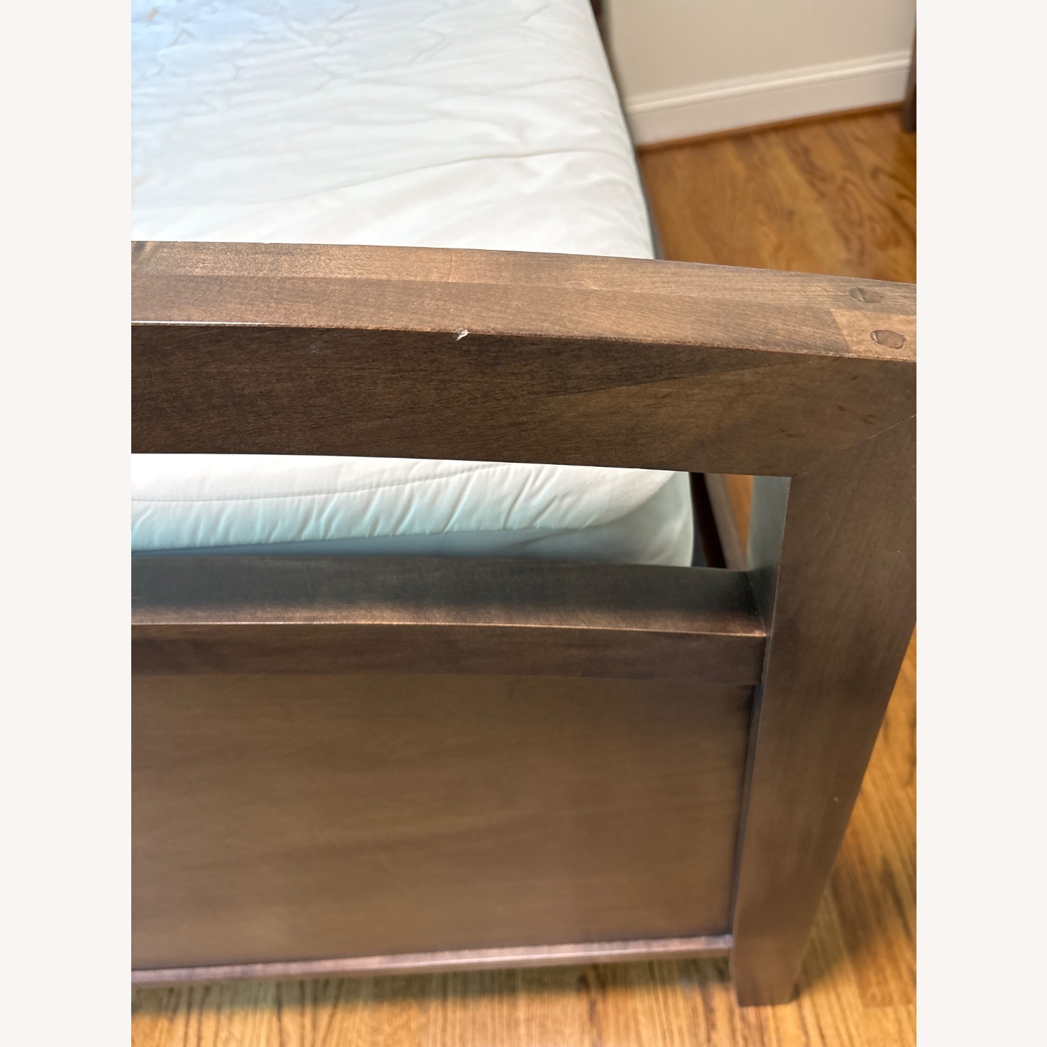 Daniel’s Amish Nouveau Bed - image-4