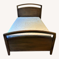 Daniel’s Amish Nouveau Bed