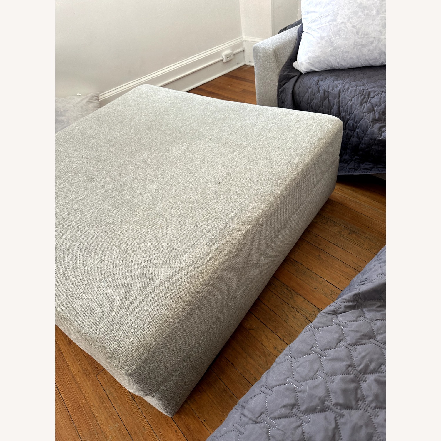Ashley Furniture Lyndeboro Oversized Ottoman – Light Gray - image-3