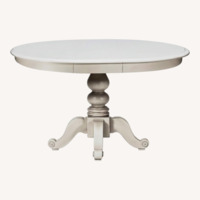Jordan’s Furniture Summer House Round Table