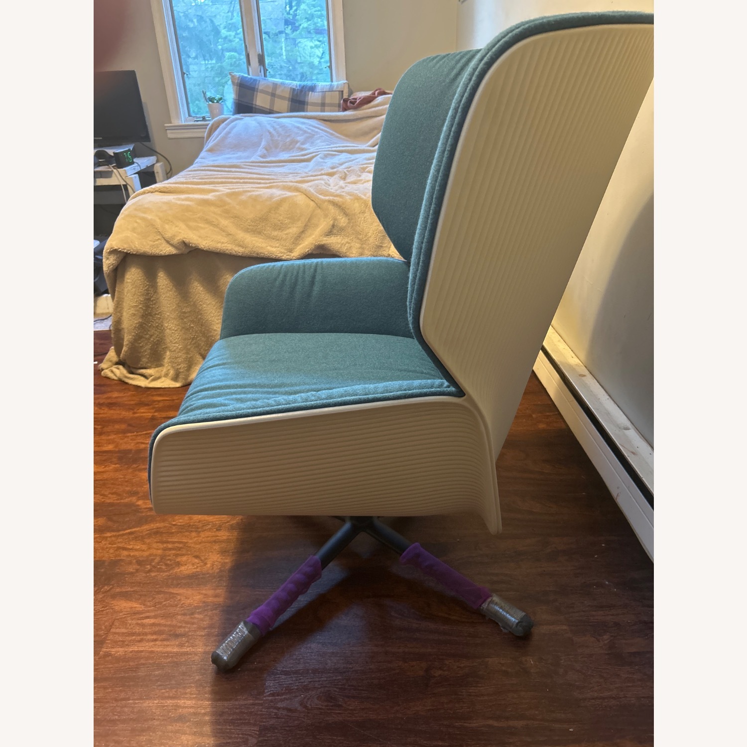 Andreu World Nuez Lounge Chair - image-3