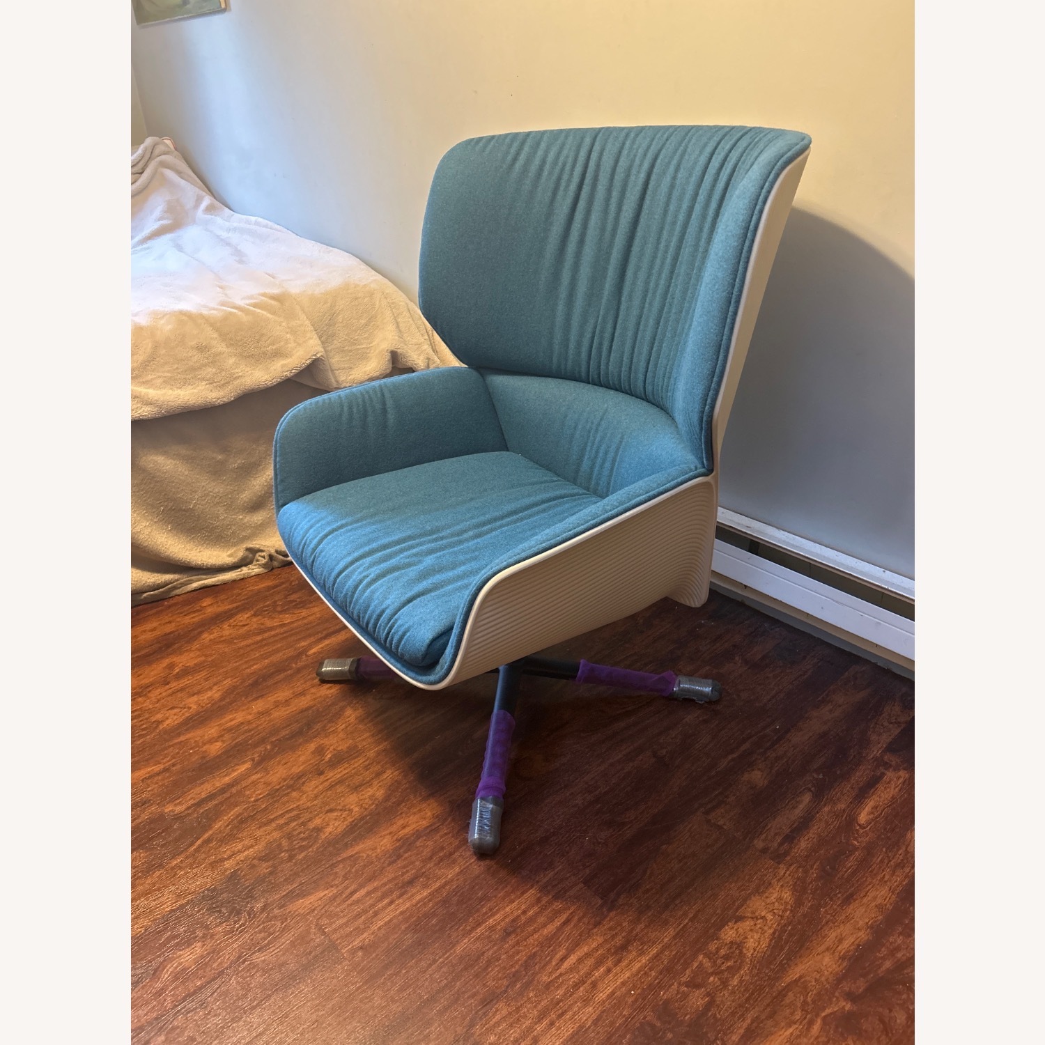 Andreu World Nuez Lounge Chair - image-4