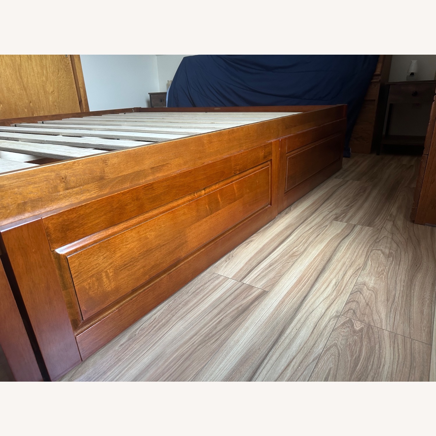Night & Day Furniture Natural King Bed - image-4