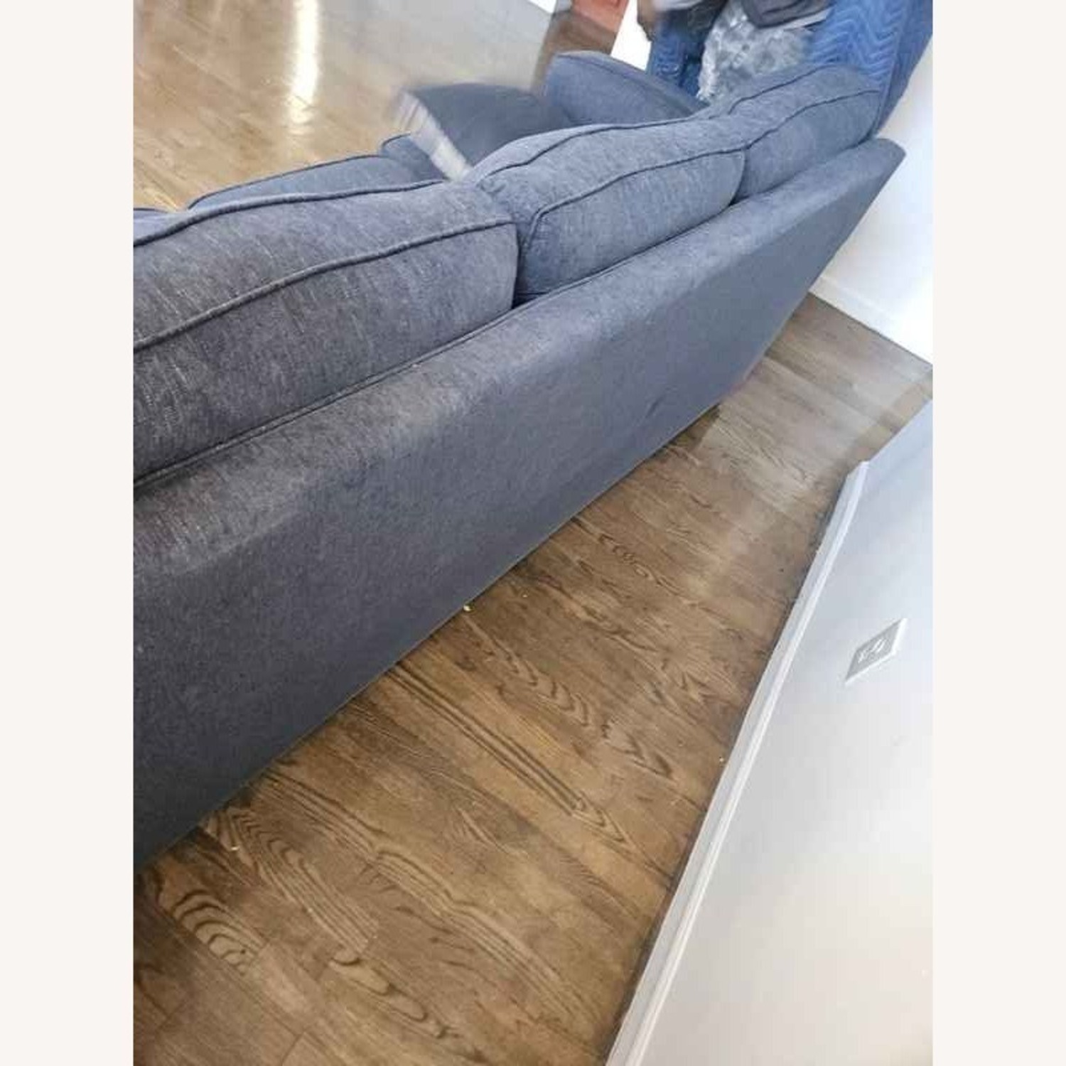 Gabe Queen Sleeper Sofa - image-7