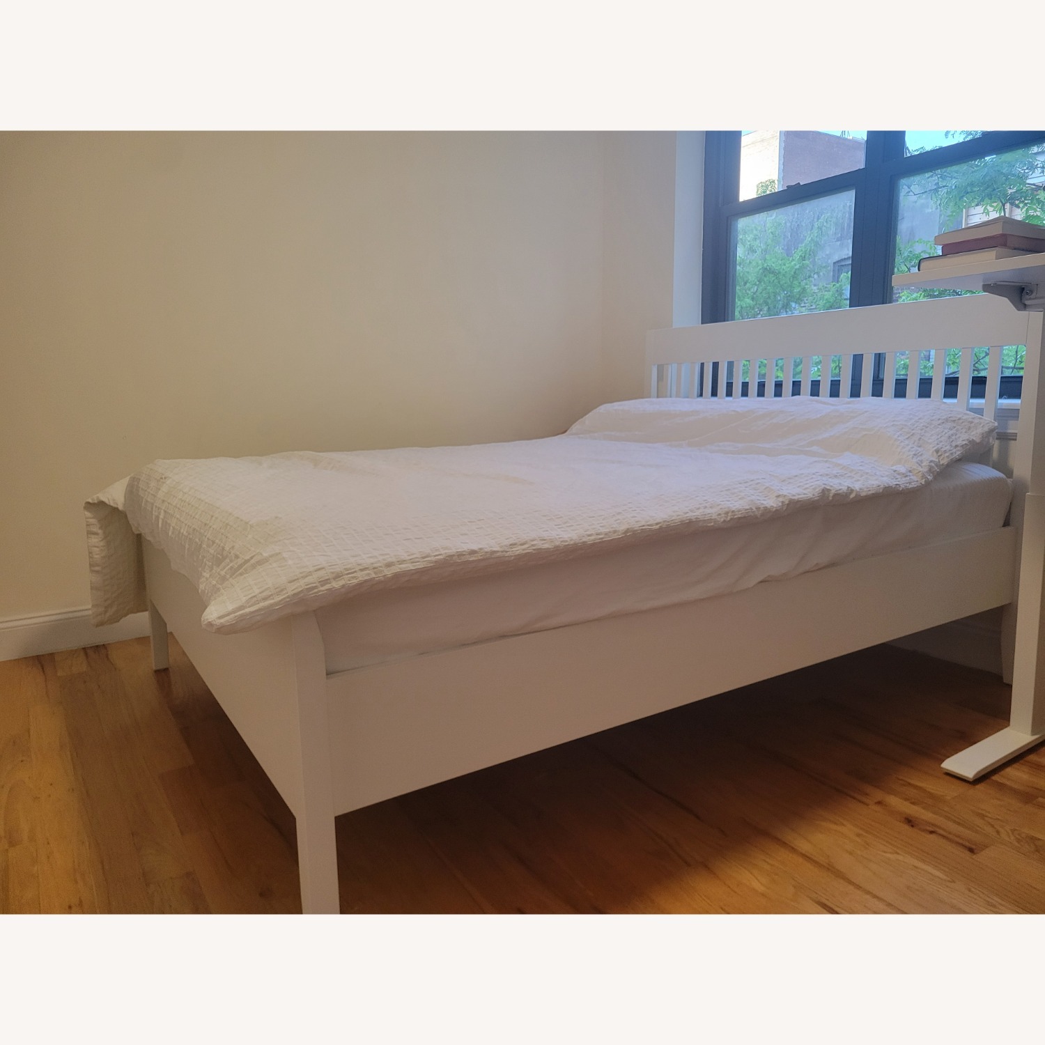 IKEA IDANÄS Queen Bed - image-3