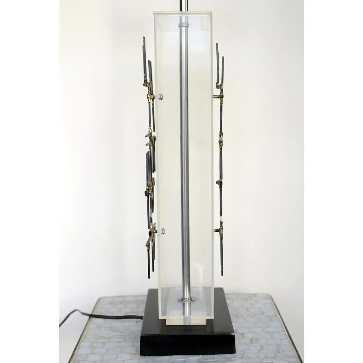 1967 Brutalist Laurel Nails & Lucite Table Lamp - image-2