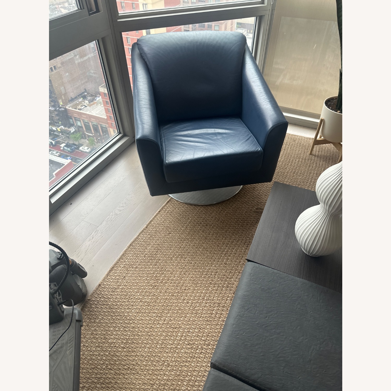 Lazzoni Ada 360 Blue Leather Armchair - image-2