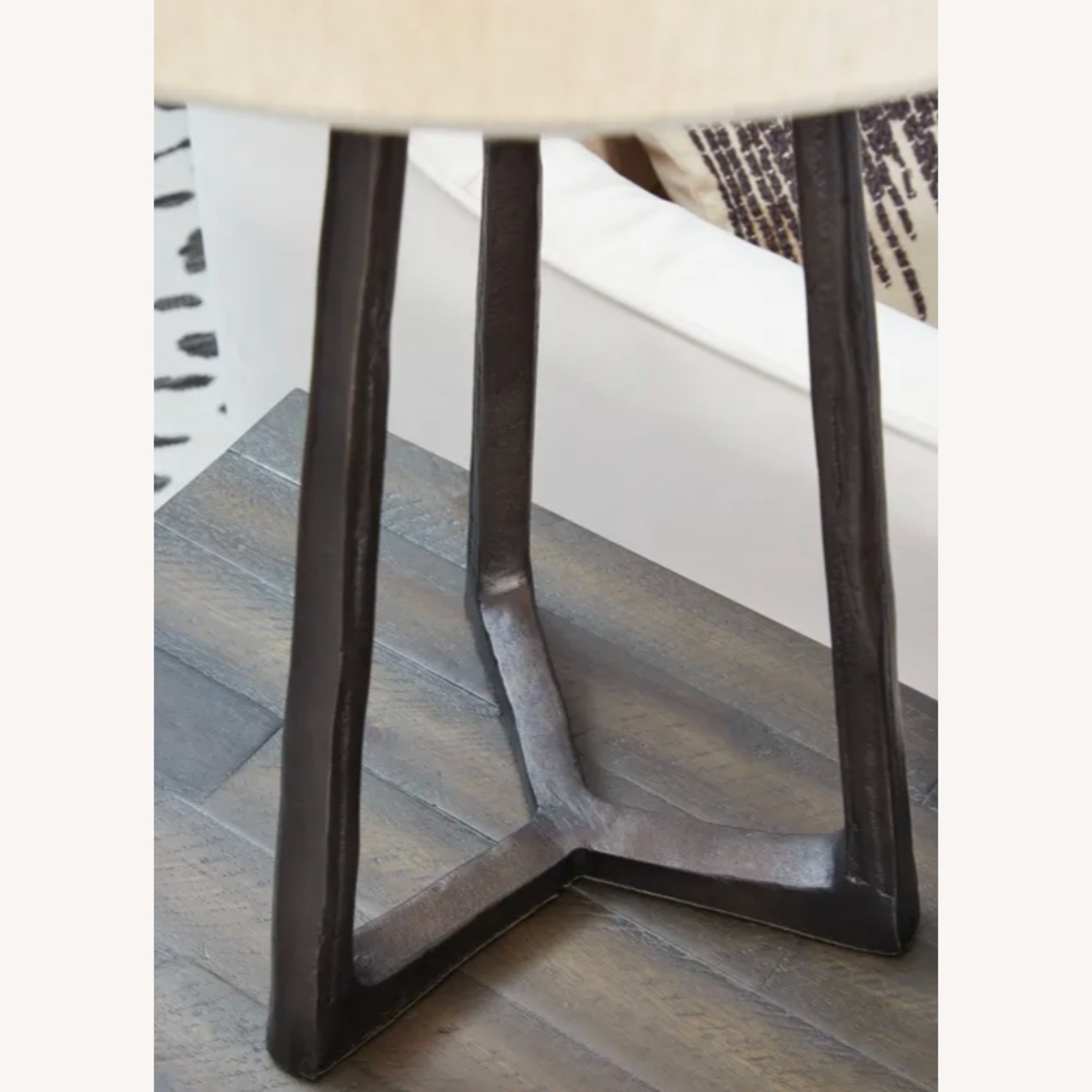 Signature Design by Ashley Wynlett Table Lamp - image-6