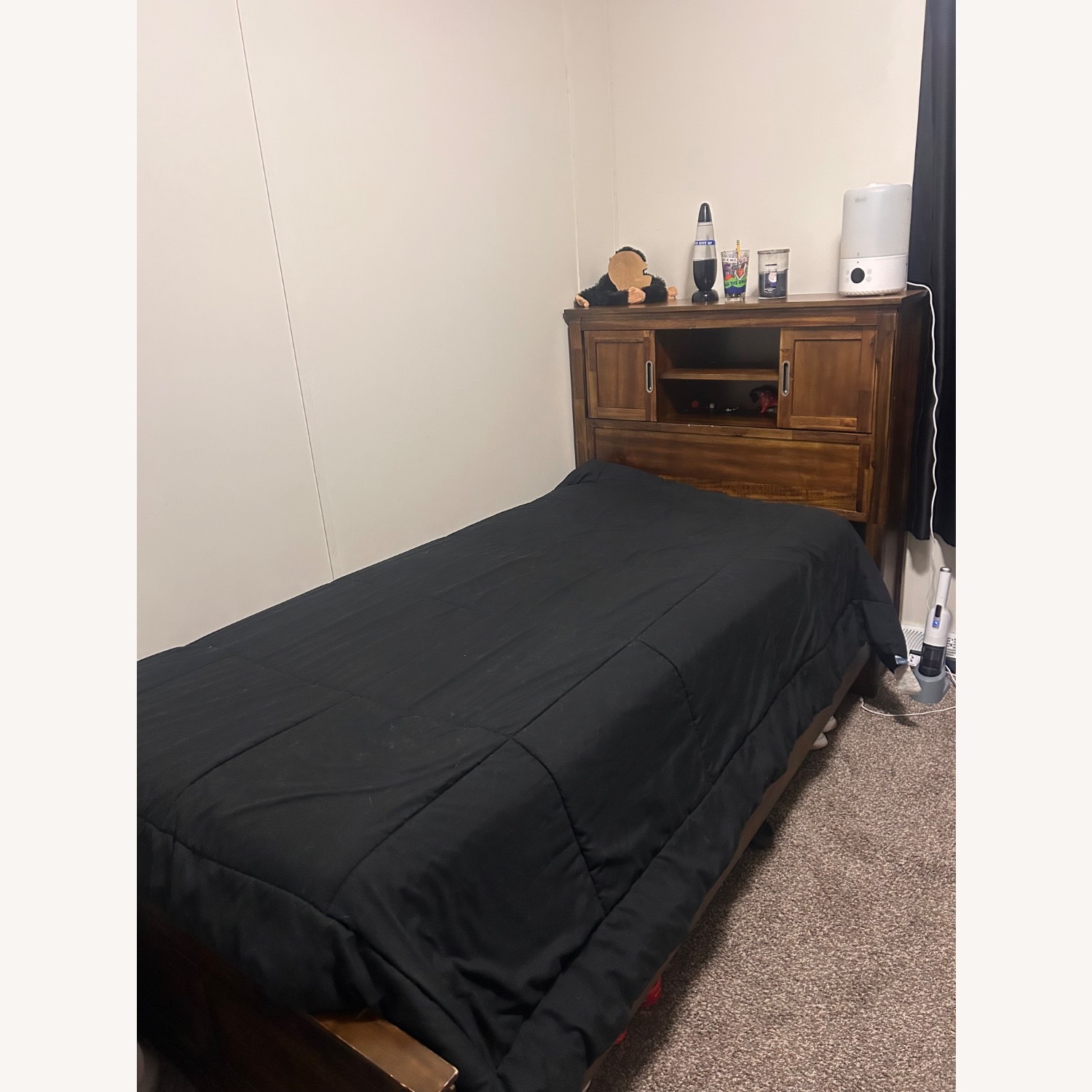 Bob's Discount Furniture Twin Bed - image-2