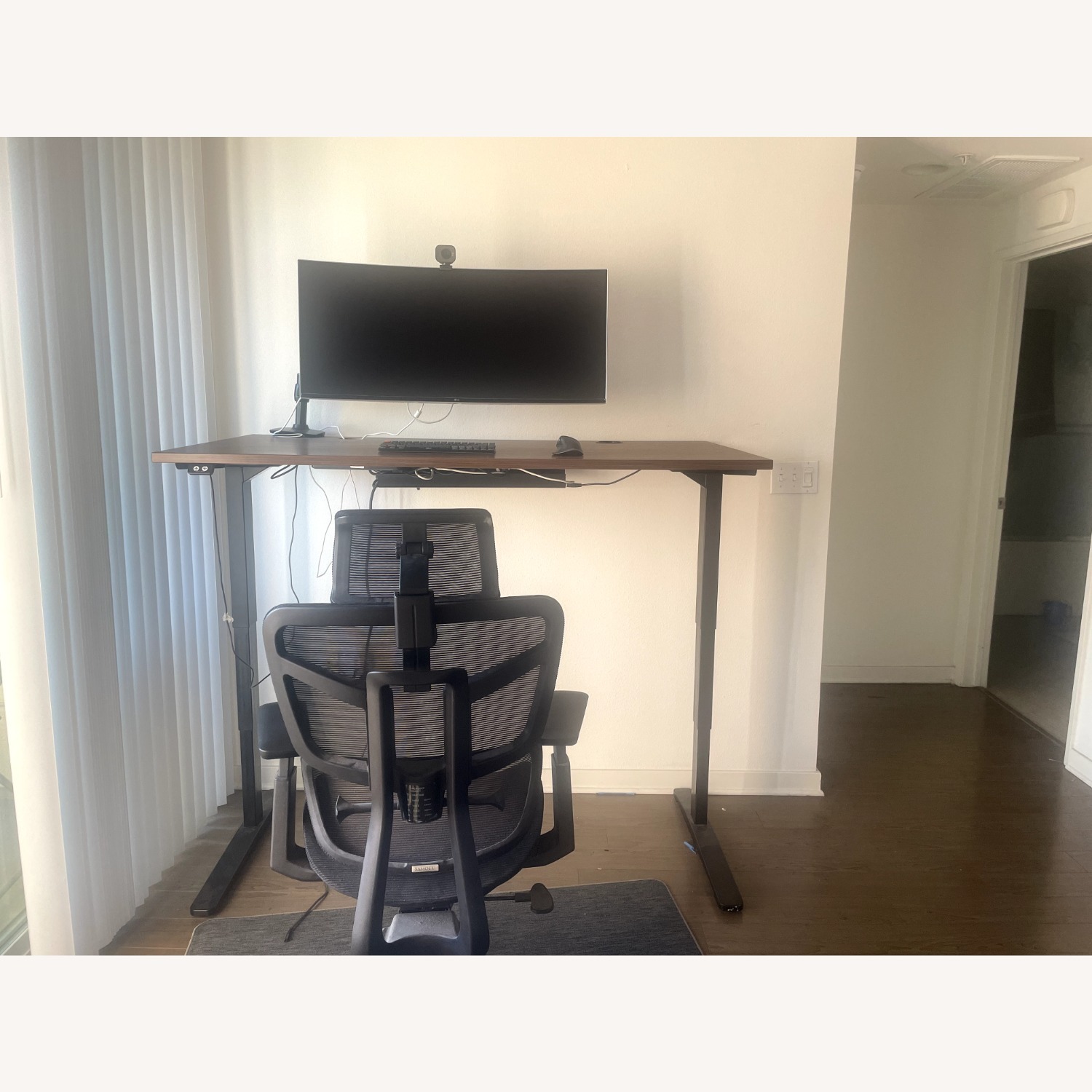 UPLIFT V3 Standing Desk - image-3