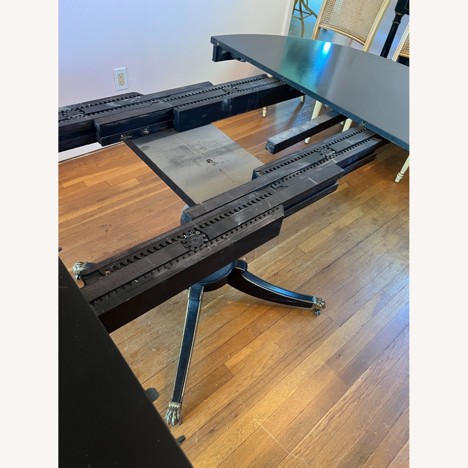 High-End Dining Table with Pads + 2 Leaves - image-10